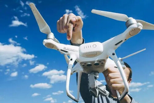 Dernières nouvelles de l'entreprise Ces conceptions "intelligentes" sur les drones révèlent la nature extraordinaire des ailes de la technologie