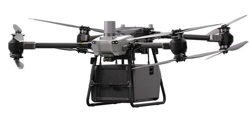 Dernières nouvelles de l'entreprise FC30 drone attaché pour nettoyer le mur DJI FlyCart 30 drone attaché par MYUAV max. hauteur de vol 240m