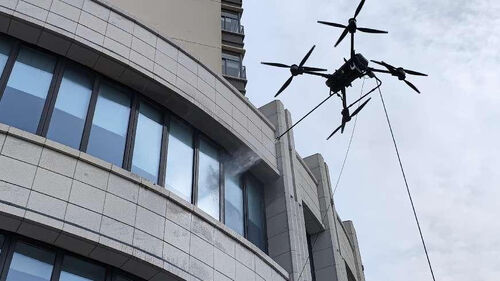 Dernières nouvelles de l'entreprise MYUAV FC30X Drone attaché: Le nettoyage des immeubles de grande hauteur n'est plus un problème!