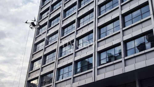 Dernières nouvelles de l'entreprise Quelle est la sécurité du drone DJI FC30 en tant que drone de nettoyage de bâtiment?