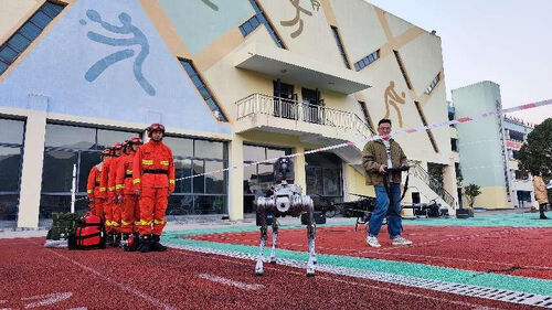 Dernières nouvelles de l'entreprise Exercice de simulation du feu par drone et robot