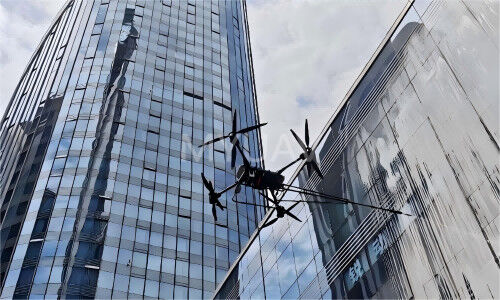 Dernières nouvelles de l'entreprise Lutte contre le vieillissement des araignées Les drones de nettoyage à haute altitude à double attache MYUAV FC comblent le manque de main-d'œuvre