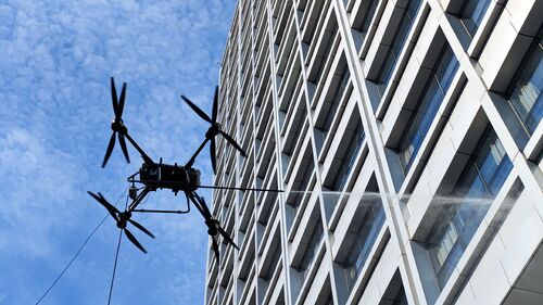 Dernières nouvelles de l'entreprise Comment les drones peuvent-ils "atteindre légalement 150 mètres" en vertu des nouvelles réglementations ? —— Analyse de la conformité de la solution de nettoyage super haute élévation Mayowei FC30