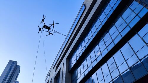Dernières nouvelles de l'entreprise Nouvelle politique de Hong Kong sur les drones de 150 kg : la technologie d'attache MYUAV ouvre l'océan bleu des opérations lourdes