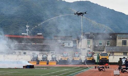 Dernières nouvelles de l'entreprise Une machine, de multiples usages, une bataille décisive sur le lieu de l'incendie ! Comment le drone captif MYUAV DJI FC100 devient-il un pompier ?