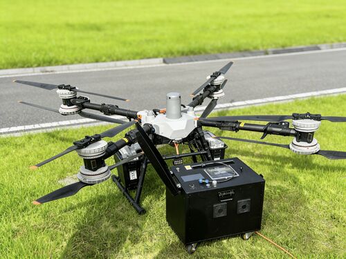 Dernières nouvelles de l'entreprise À 60 mètres au-dessus du sol ! Le drone de lutte contre l'incendie à double attache MYUAV FC100X subit des essais sur le terrain