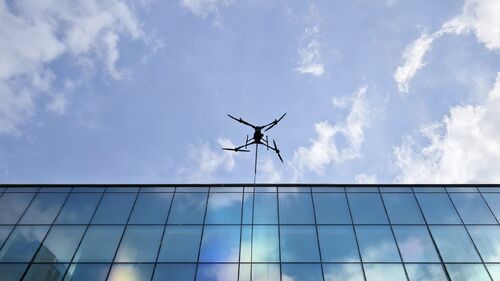 Dernières nouvelles de l'entreprise L'autonomisation technologique, la construction de nouveaux sommets en matière de sécurité: les données du MYUAV aident DJI M400 à débloquer le nettoyage à haute altitude